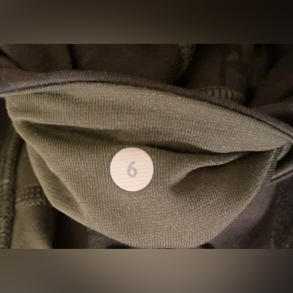 Lululemon Mid-Rise Camo Leggings - Picture 3 of 3